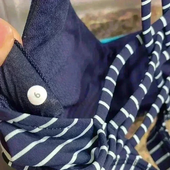 LULULEMON WILD TANK HEATHER BLUE TROPICS/Parallel Stripe Deep Navy Tranquil 6/S - Picture 12 of 13